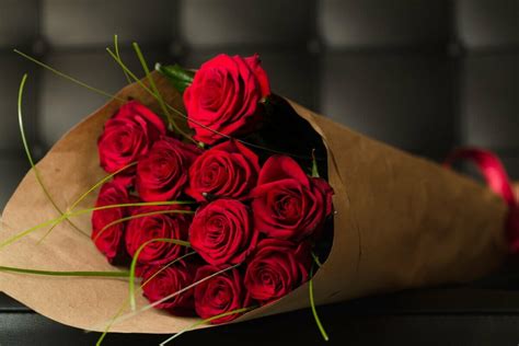 best flowers to gift gf
